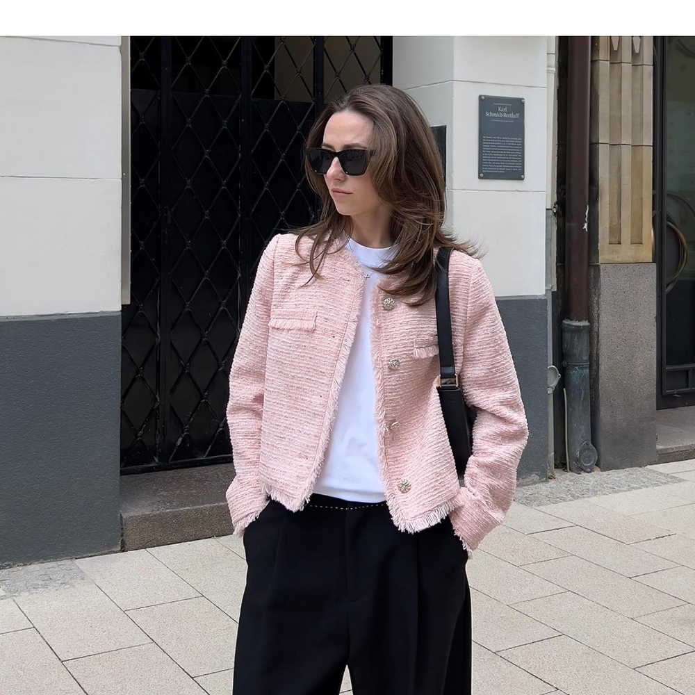NWT DELLA Pink Tweed Fringed Collarless Chanel-Style Blazer